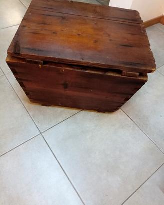 Baule in legno massello vintage