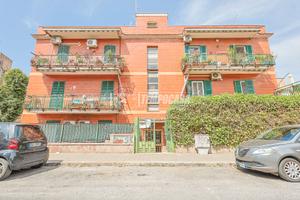 TRILOCALE CON SPAZIO ESTERNO