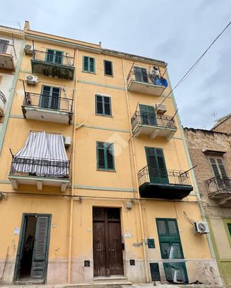 4 LOCALI A PALERMO