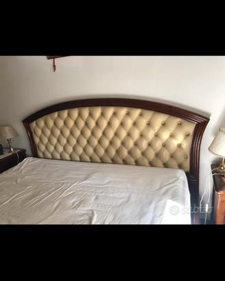 Testiera matrimoniale  legno con giroletto
