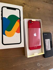 iPhone se Rosso e Nero due Pezzi Scambi Permute