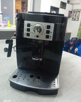 DeLonghi Magnifica S ECAM22.110.B