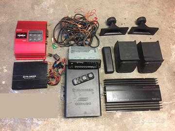 Autoradio Pioneer con caricatore e amplificatore