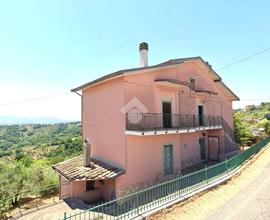 CASA SEMINDIPENDENTE A PALIANO