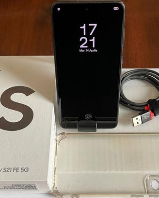 Samsung Galaxy S21 FE 5G + Stazione di ricarica