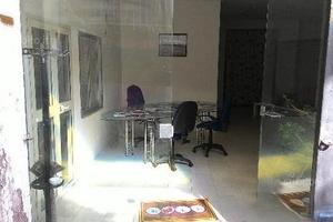 Locale 55 mq in parco privato con posto auto