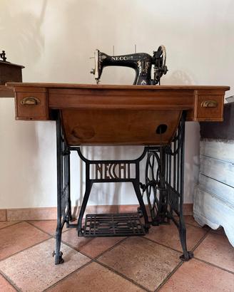 macchina da cucire Necchi BDA