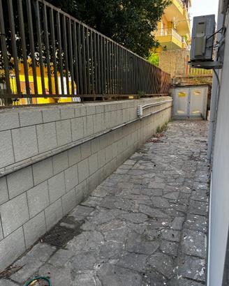 Posto moto area privata con cancello via Solfatara