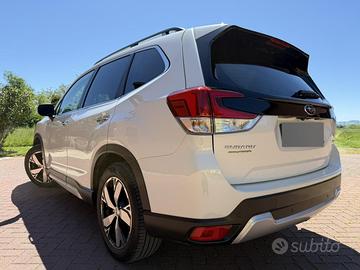 Subaru Forester e-boxer lineartronic premium