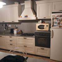 Splendida cucina completa di elettrodomestici