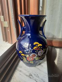 Vaso con fiori dipinti