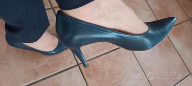 décolleté in pelle blu 
