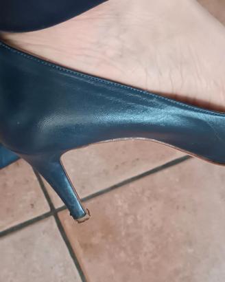 décolleté in pelle blu 