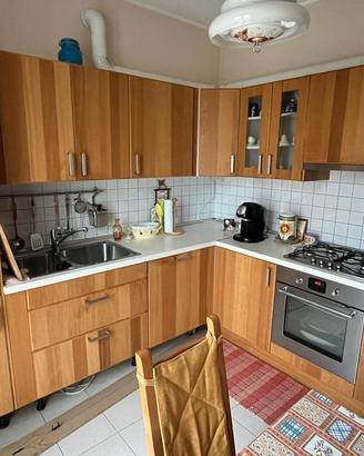 Cucina completa + tavolo e sedie