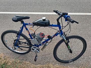 BICI con motore a scopio 