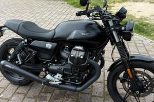 Moto guzzi v7 stone 850