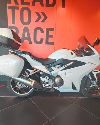 HONDA VFR 800 F (2015)