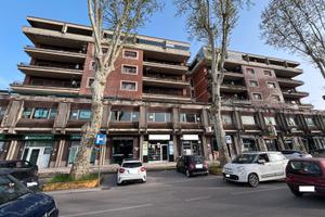 Locale commerciale a rendita zona Famila