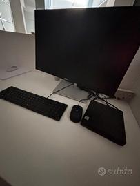 Computer fisso HP EliteDesk con monitor