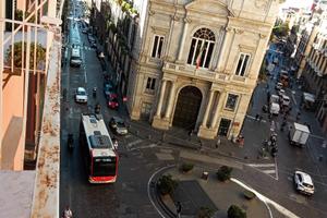 Luminosa stanza al Centro di Napoli