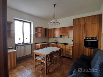 Cucina completa di elettrodomestici