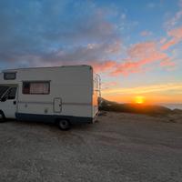 Camper mansardato e multiaccessoriato-motore nuovo
