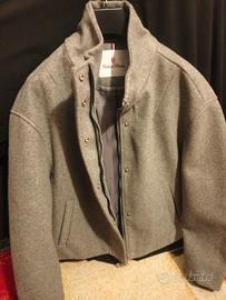 Giacca ragazza elegante col grigio