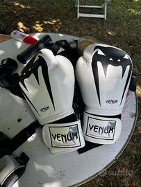 Guantoni Venum Elite 16 oz – Made in Thailand