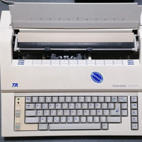Macchina da scrivere elettronica Gabriele 7007L