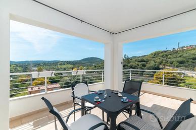 Elegante trilocale piano primo vista mare