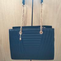 borsa tracolla. colore nero