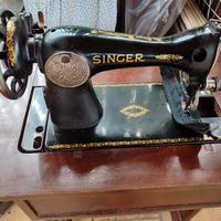 Macchina da cucire Singer d’epoca con mobile in le