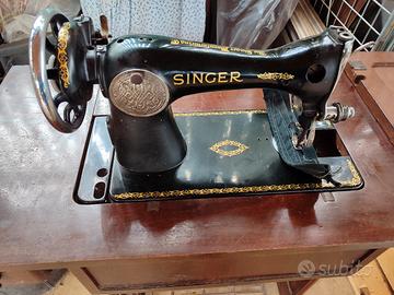 Macchina da cucire Singer d’epoca con mobile in le