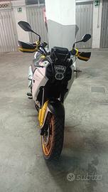 Moto qj 650 svt x