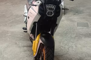Moto qj 650 svt x