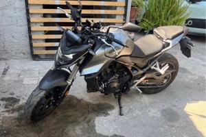 Honda hornet 750