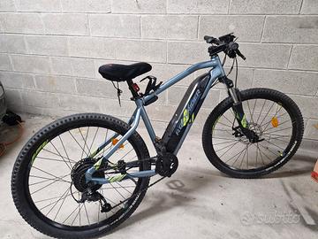 Mountain bike pedalata assistita rockrider