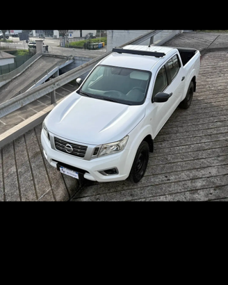 Nissan navara np300