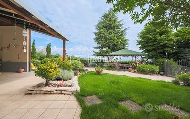 PORZIONE DI BIFAMILIARE COMPLETAMENTE RISTRUTTURAT