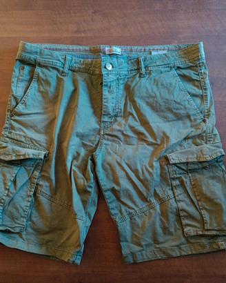 Pantaloncini tasconi stile cargo 