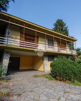 VILLA SINGOLA A LOMBARDORE