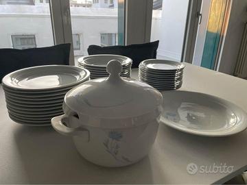 Servizio di piatti Kahla con zuppiera e coperchio