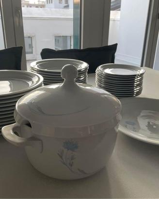 Servizio di piatti Kahla con zuppiera e coperchio