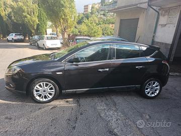 Lancia Delta 1.6 MJT DPF Silver 2012