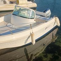 Kamarina 555 Honda BF40 in garanzia