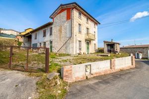 CASA INDIPENDENTE A LANGHIRANO