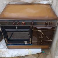 Cucina a gas con forno elettrico 