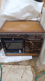 Cucina a gas con forno elettrico 