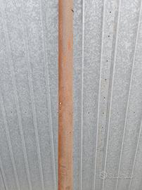 Tubo metallo ferro.