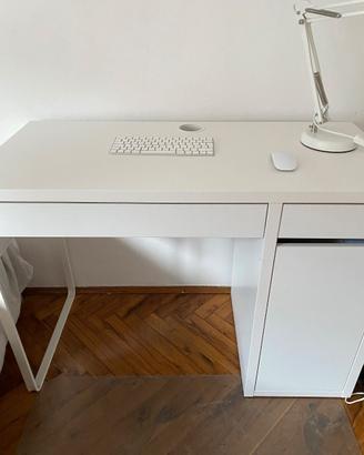 Vendiamo fino a 3 scrivanie IKEA MICKE bianche